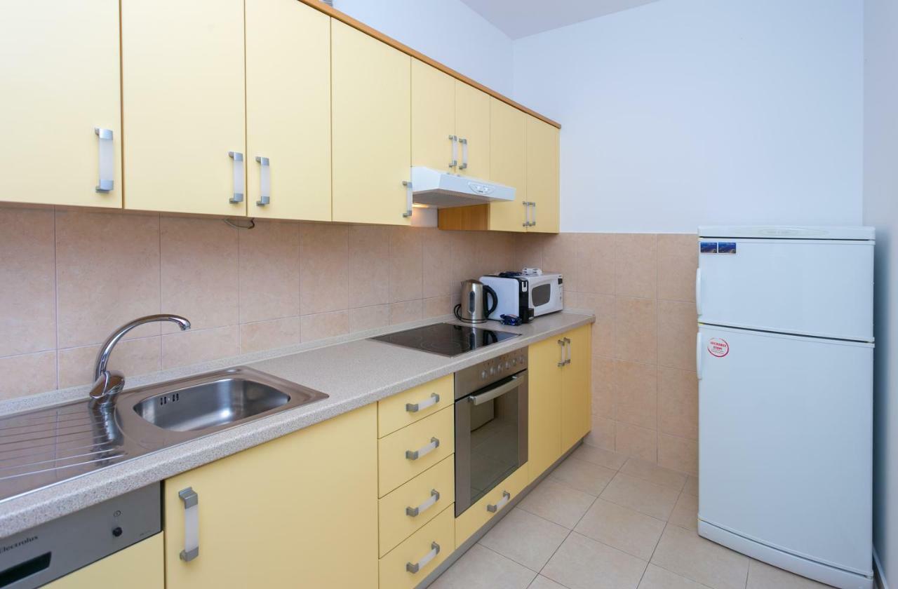 Apartments Stipisic ฮวาร์ ภายนอก รูปภาพ